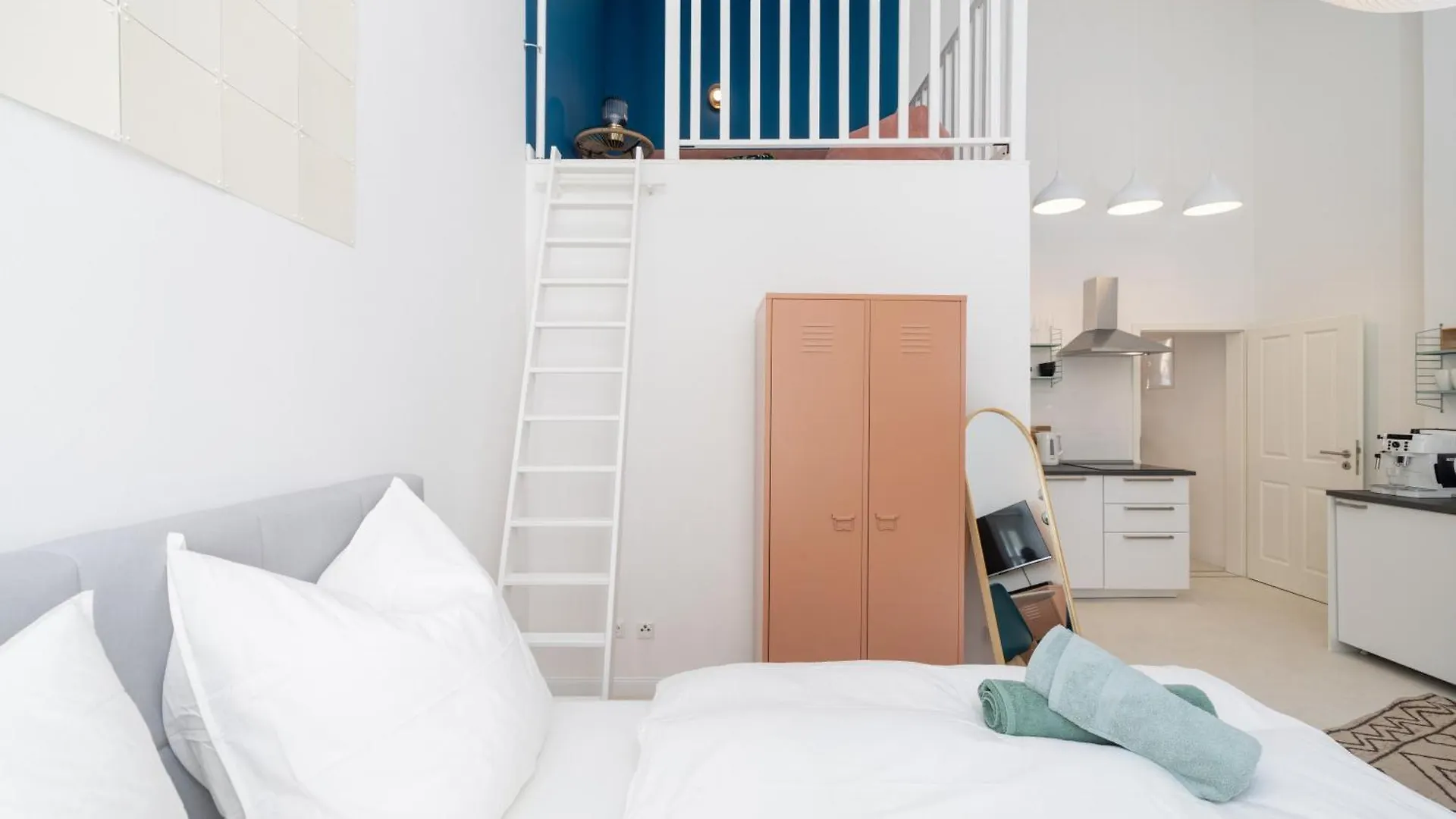 Great 2-Room Loft With 2 Bathrooms And 2 Kitchen Berlin 0*,  Germany